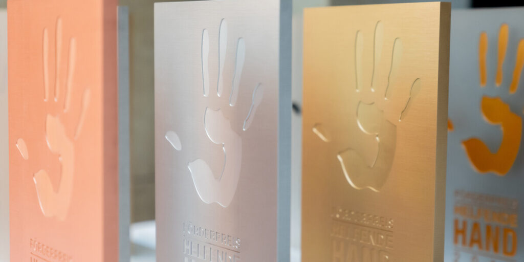 Foerderpreis-Helfende-Hand